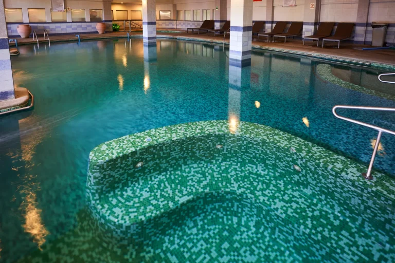 Piscinas de Rosa Agustina Club en Olmué