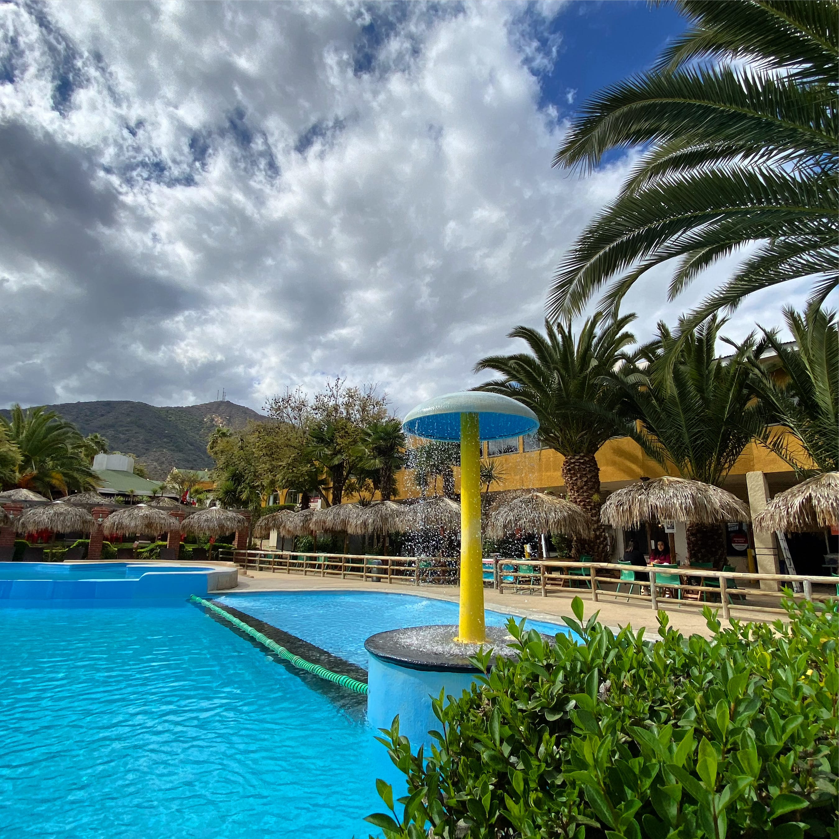Piscinas y entorno